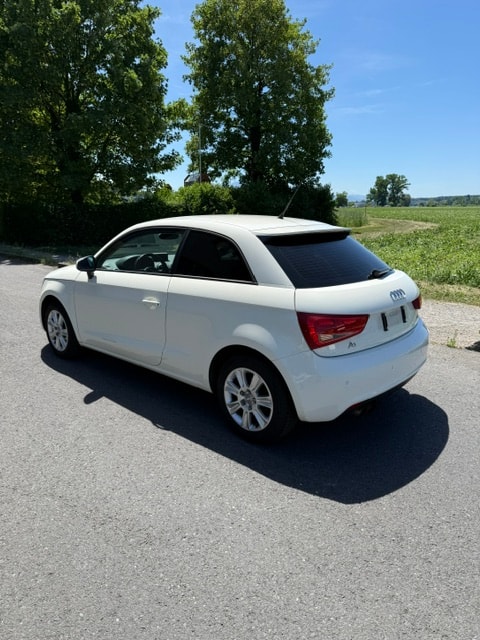 AUDI A1 1.4 TFSI Ambition S-tronic-image-3