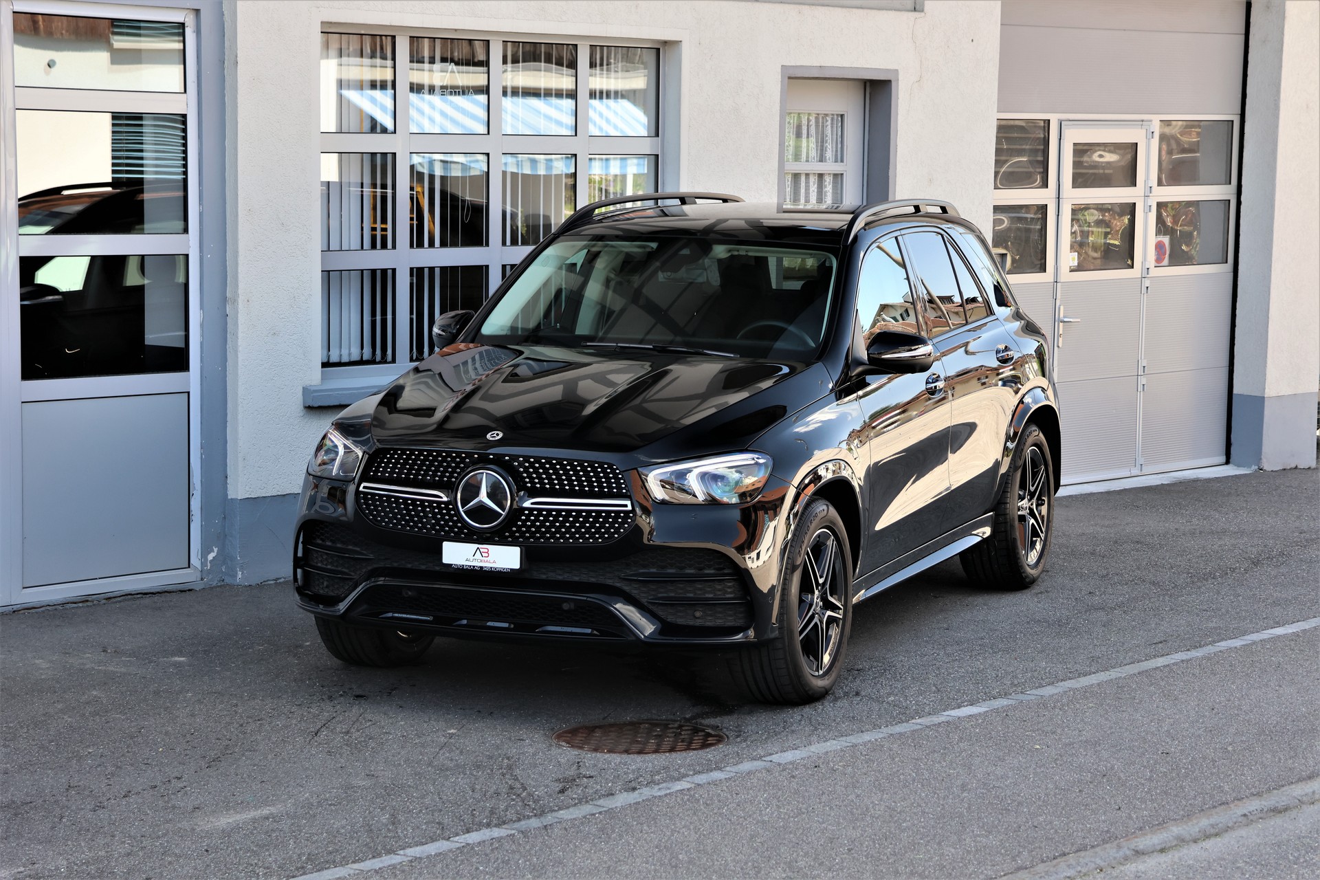 MERCEDES-BENZ GLE 300 d 4Matic AMG Line 9G-Tronic (CH)-image-0