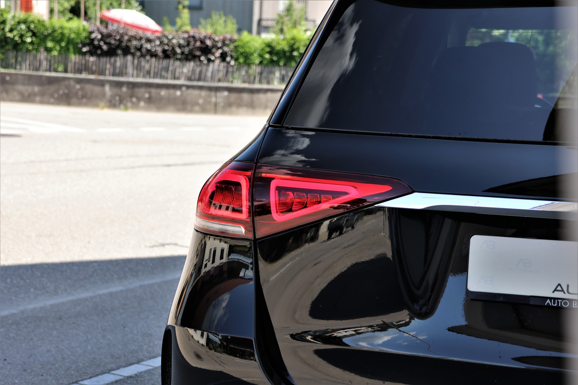 MERCEDES-BENZ GLE 300 d 4Matic AMG Line 9G-Tronic (CH)-image-4