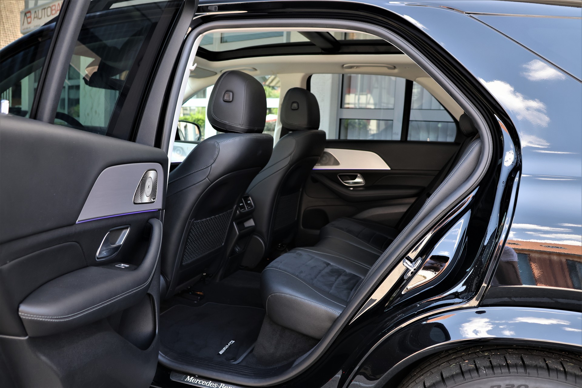 MERCEDES-BENZ GLE 300 d 4Matic AMG Line 9G-Tronic (CH)-image-11