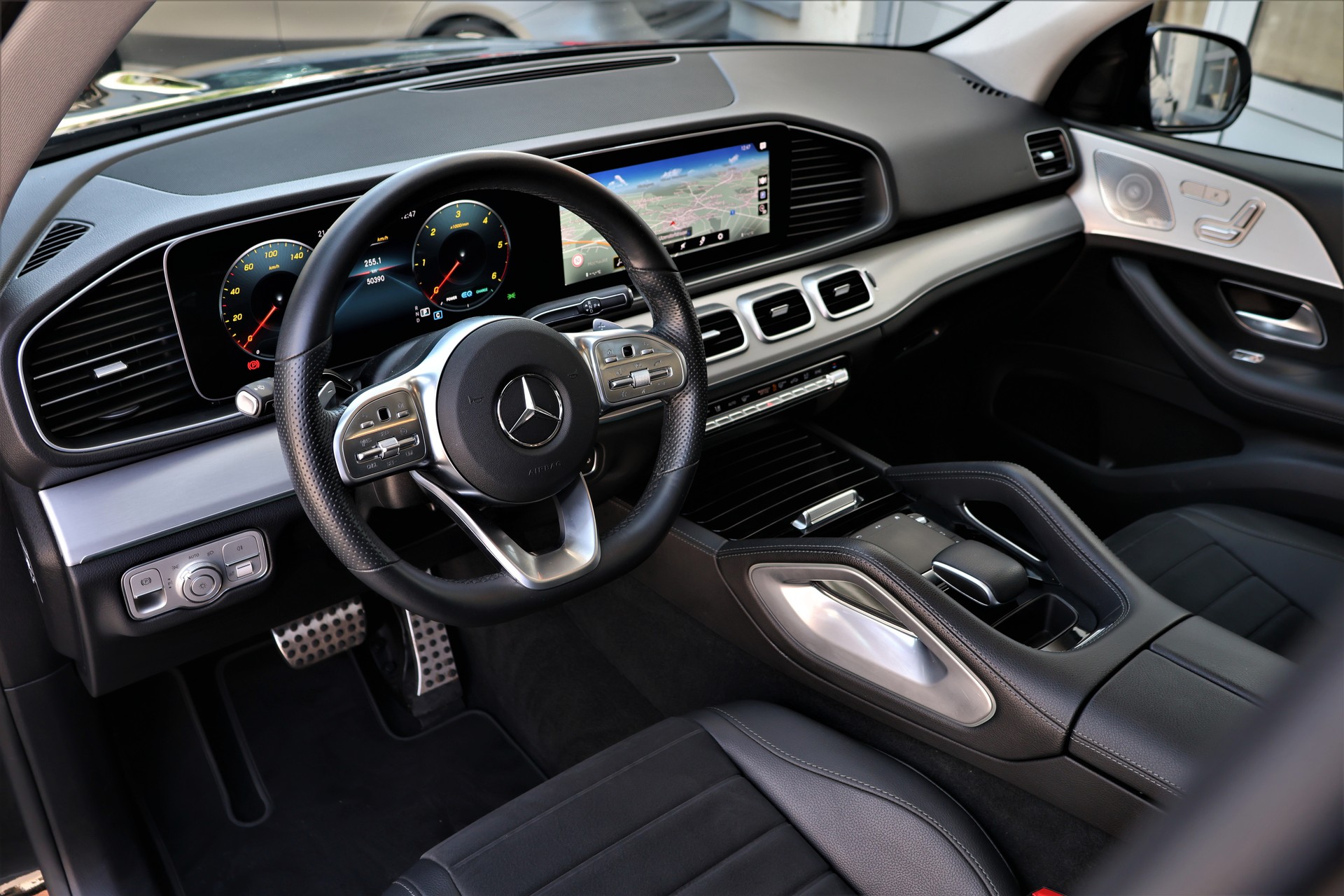 MERCEDES-BENZ GLE 300 d 4Matic AMG Line 9G-Tronic (CH)-image-8