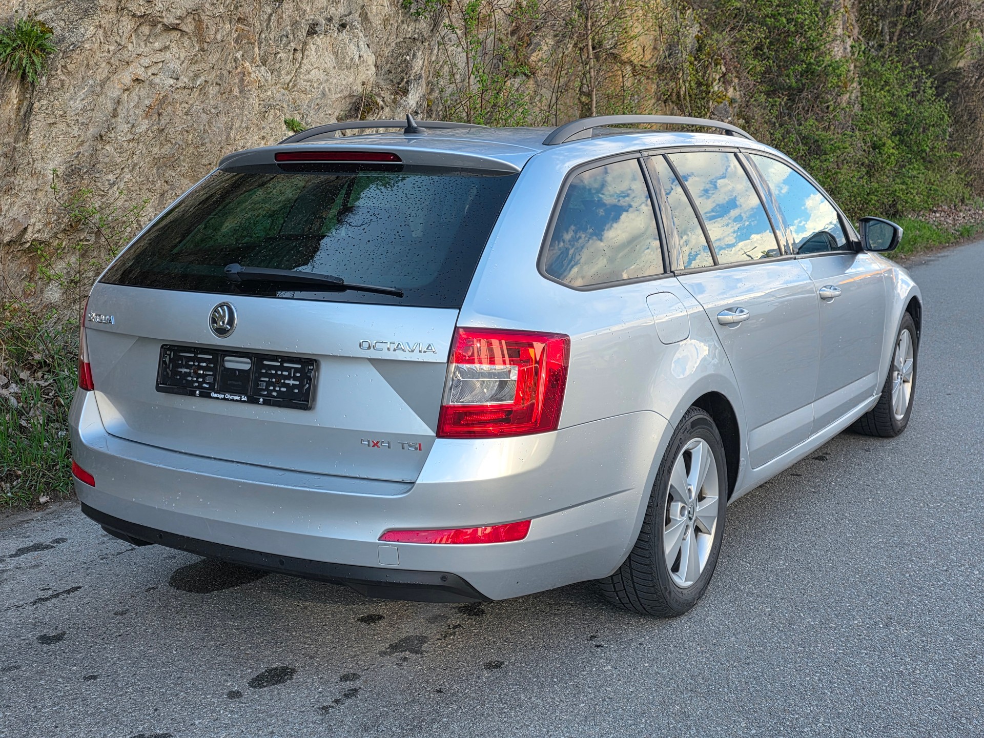 SKODA Octavia Combi 1.8 TSI Elegance 4x4 DSG-image-3