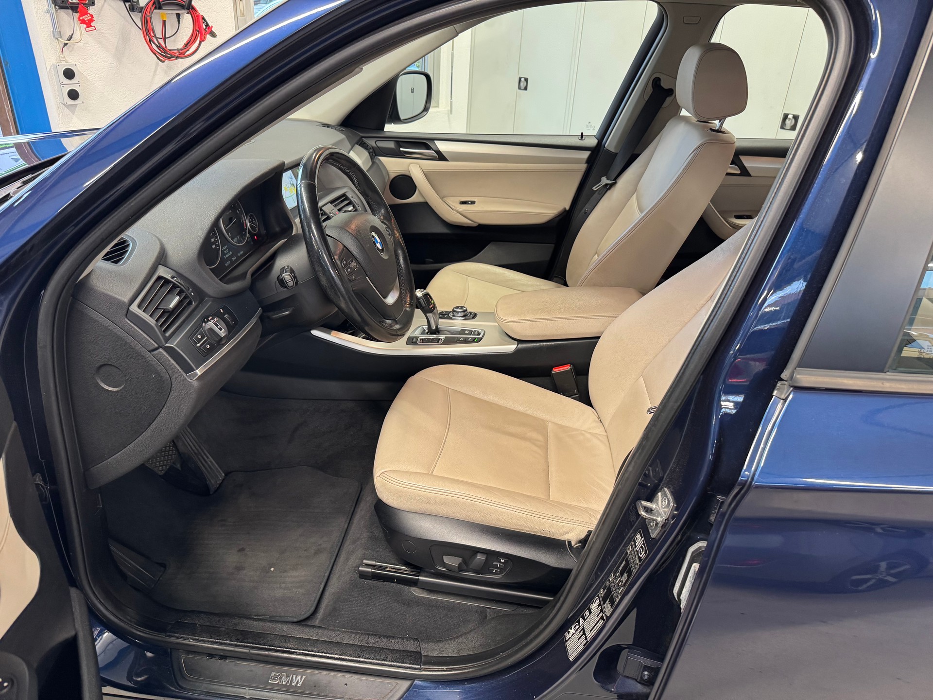 BMW X3 xDrive 20i Steptronic-image-6
