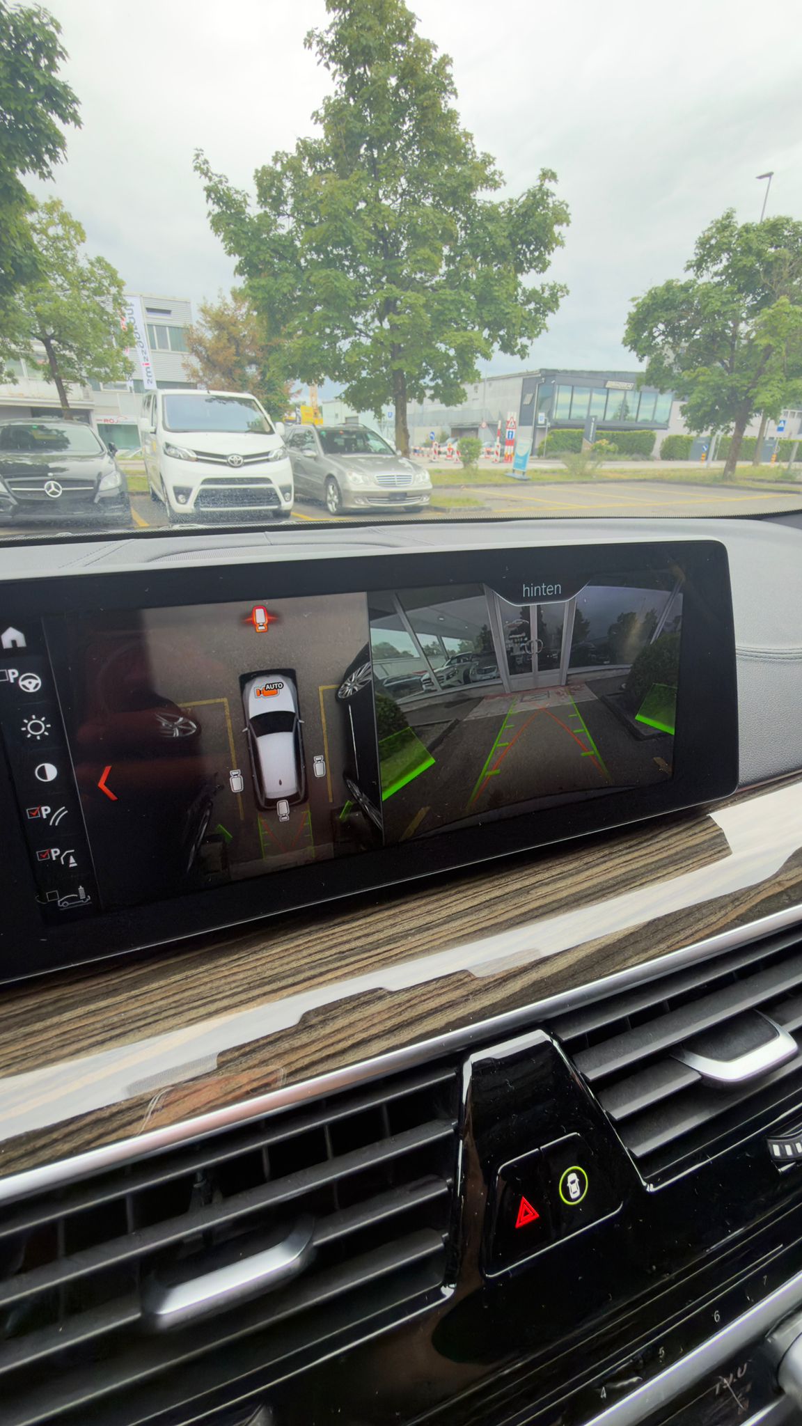 BMW 540d xDrive Touring Luxury Line Steptronic-image-12