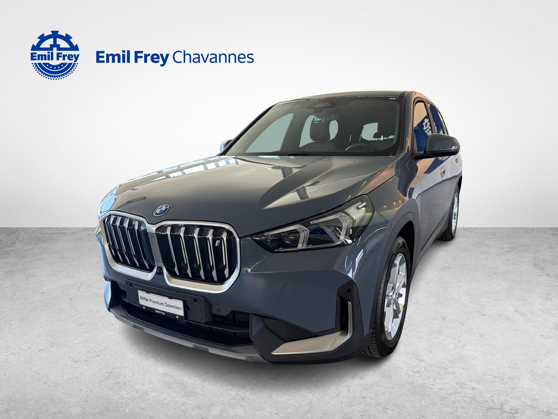 BMW iX1 30 xDrive-image-1