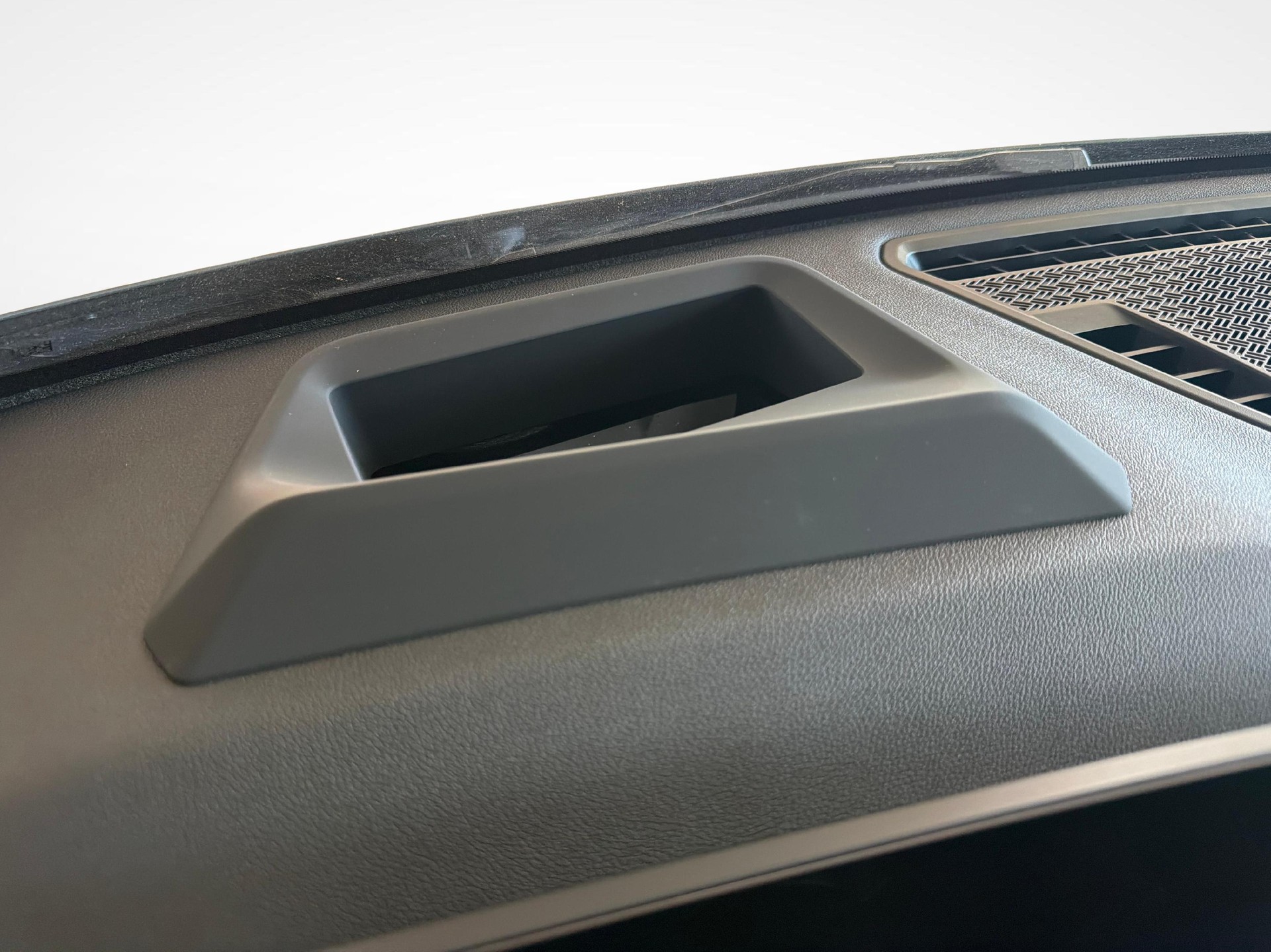 BMW iX1 30 xDrive-image-15