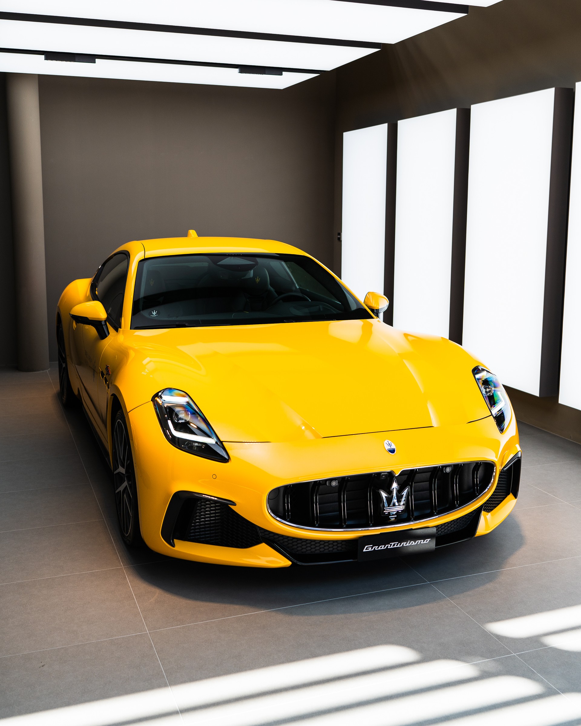 MASERATI GranTurismo Trofeo Automatica -Giallo Corse FUORISERIE-image-1