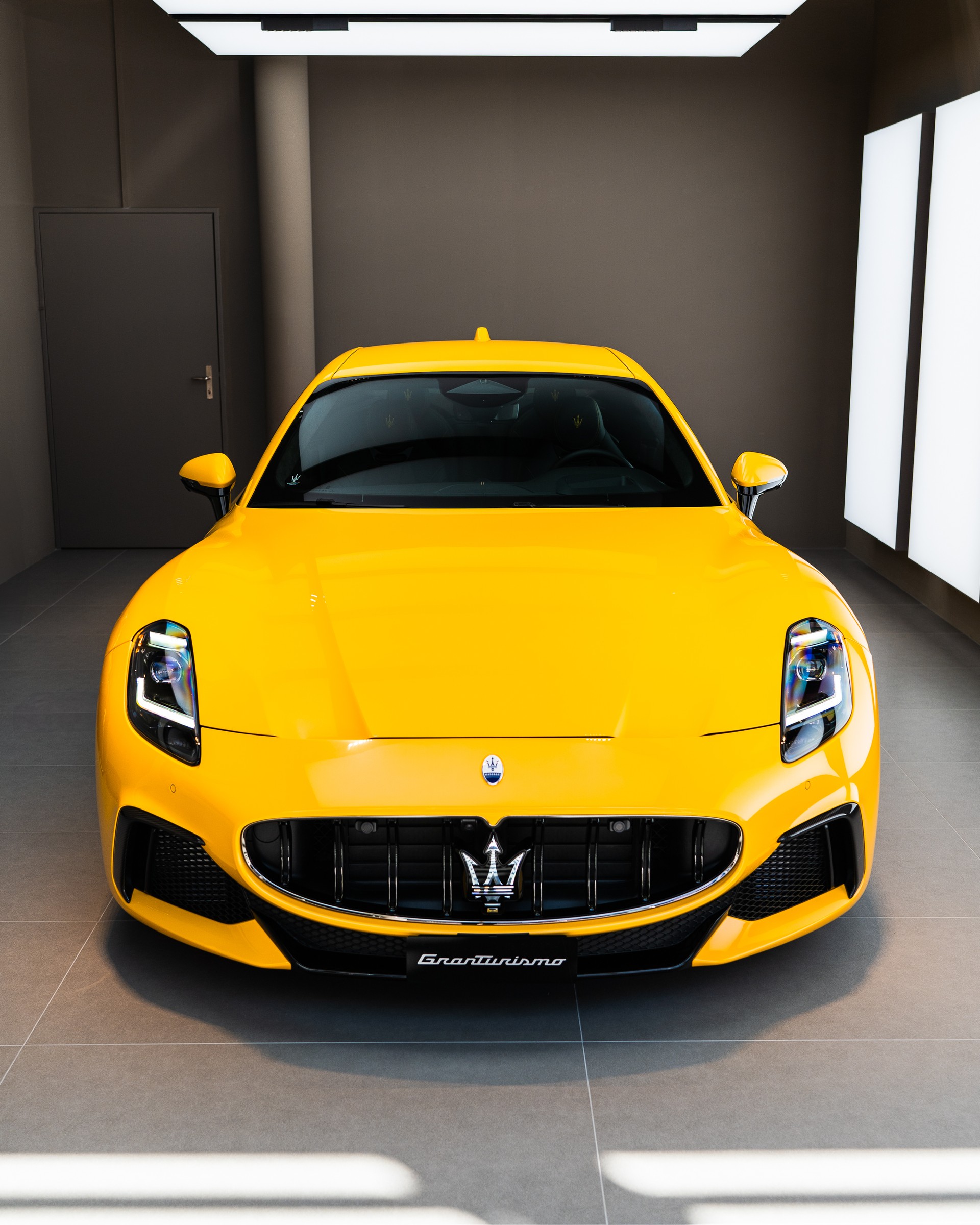 MASERATI GranTurismo Trofeo Automatica -Giallo Corse FUORISERIE-image-0