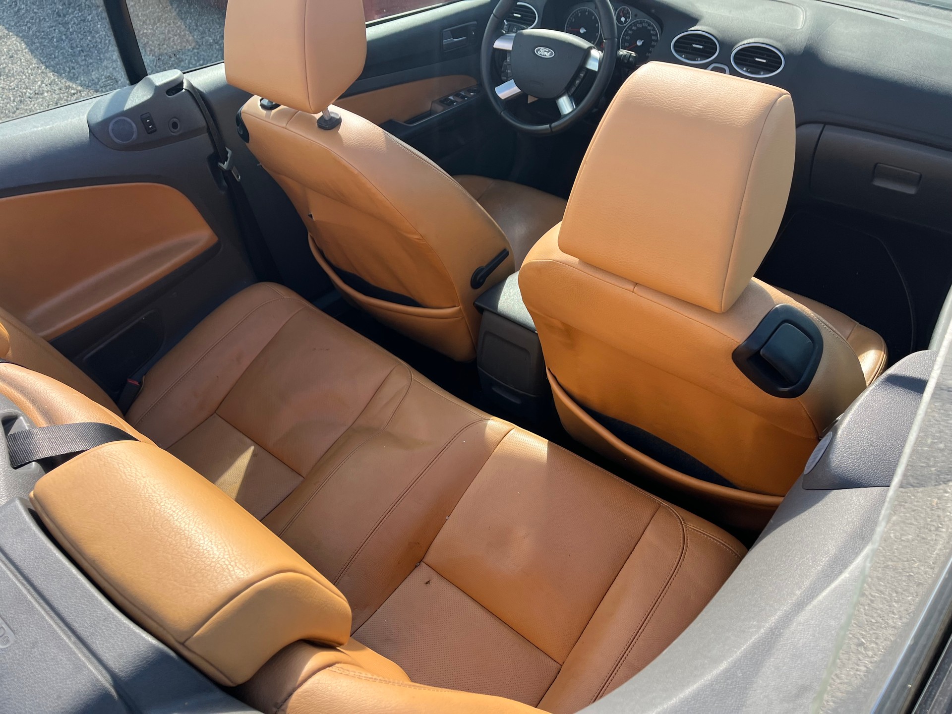 FORD Focus CC 2.0i Titanium-image-14
