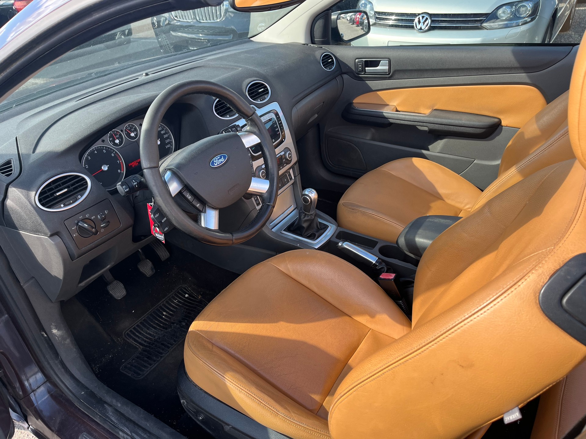 FORD Focus CC 2.0i Titanium-image-12