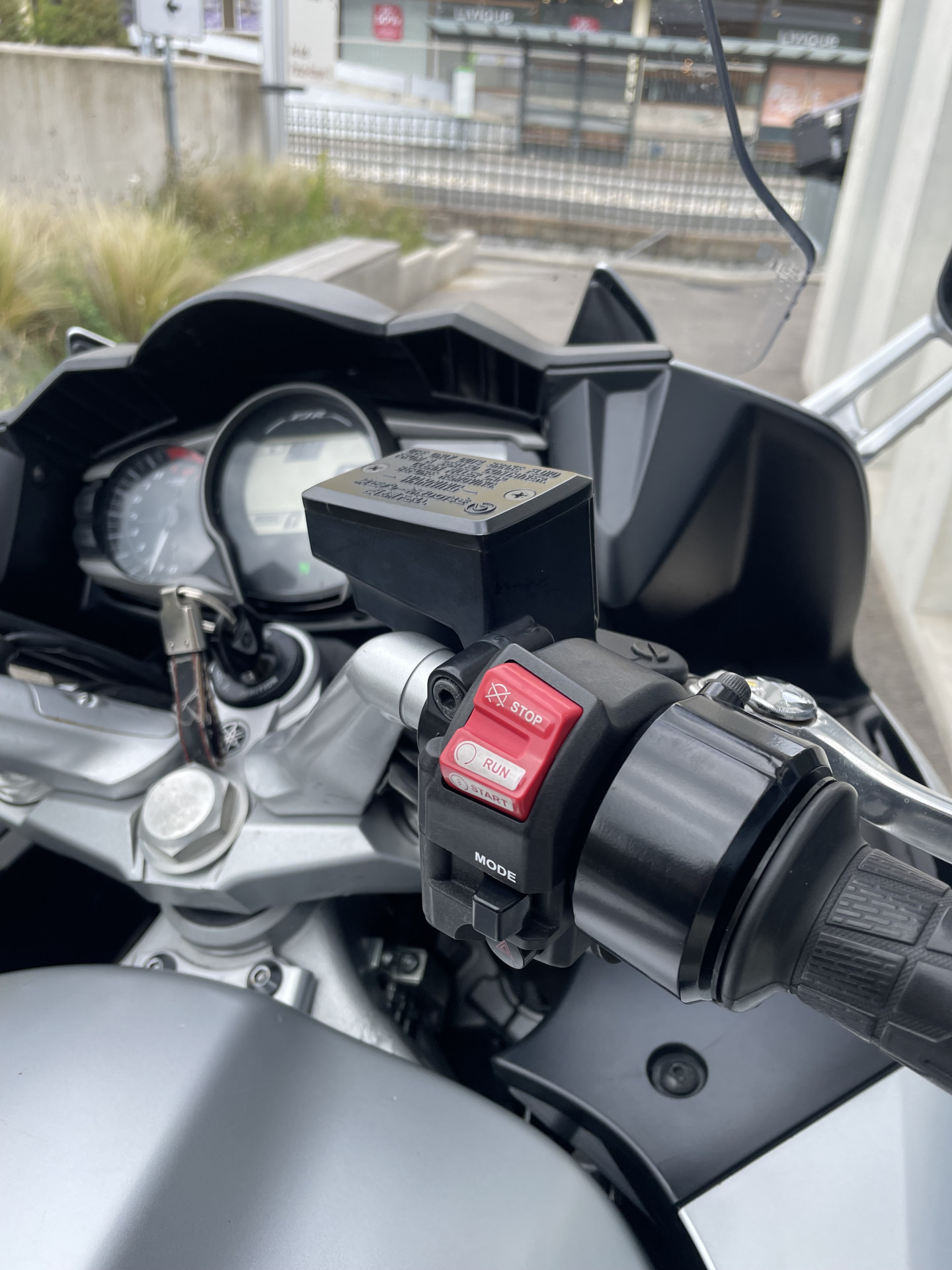YAMAHA FJR 1300 AE-image-5