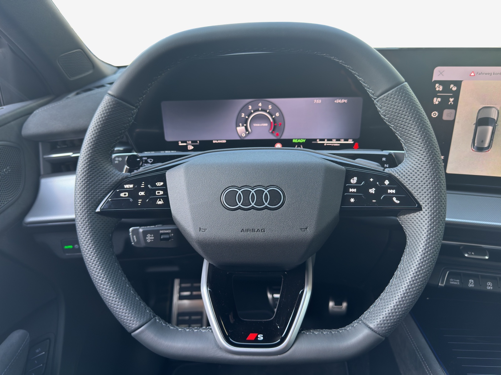 AUDI Q3 Sportback TFSI quattro 195 kW S tronic-image-9