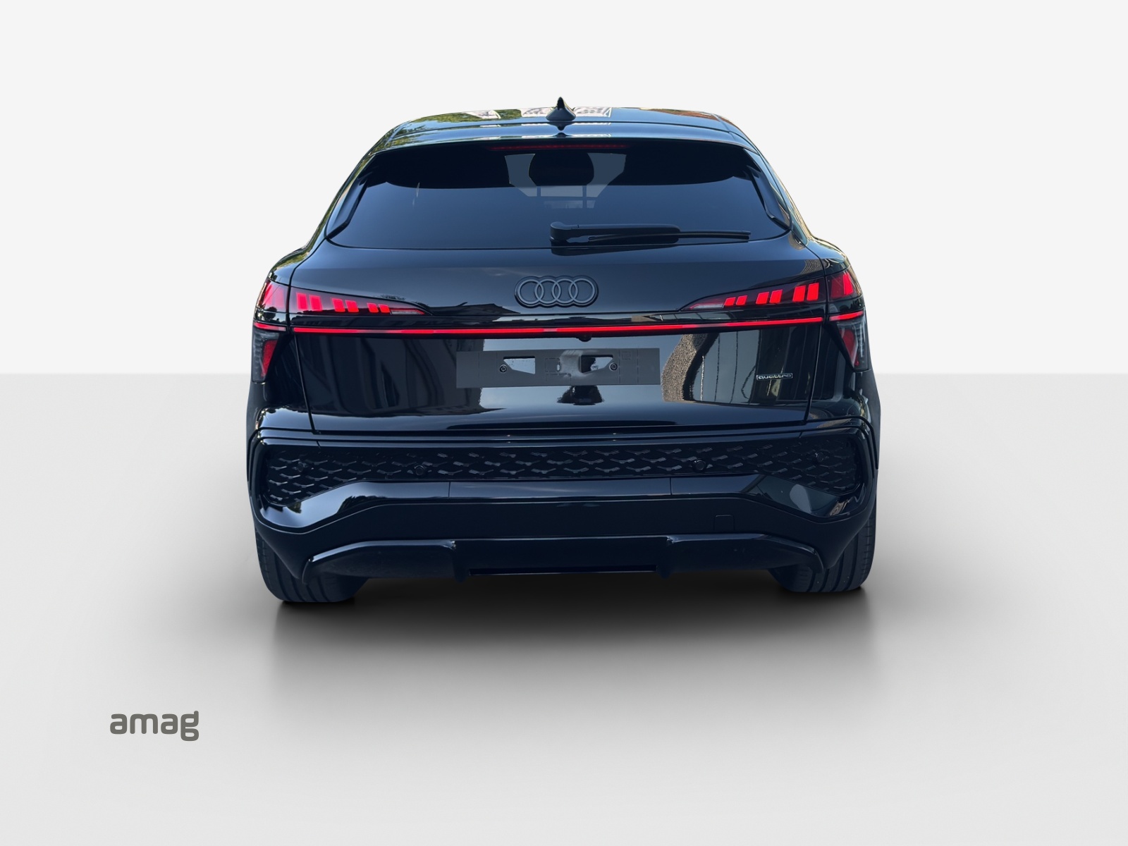 AUDI Q3 Sportback TFSI quattro 195 kW S tronic-image-3