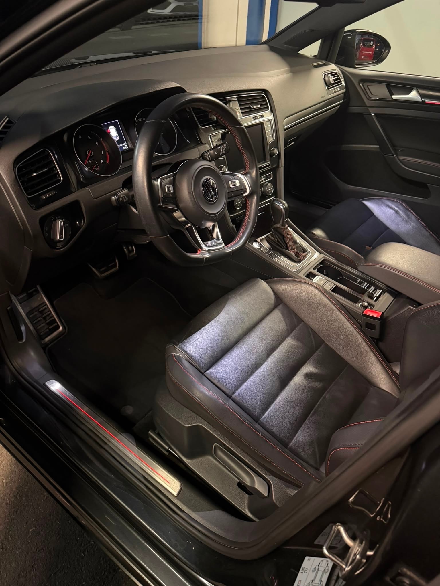 VW 2.0 TSI GTI DSG-image-5