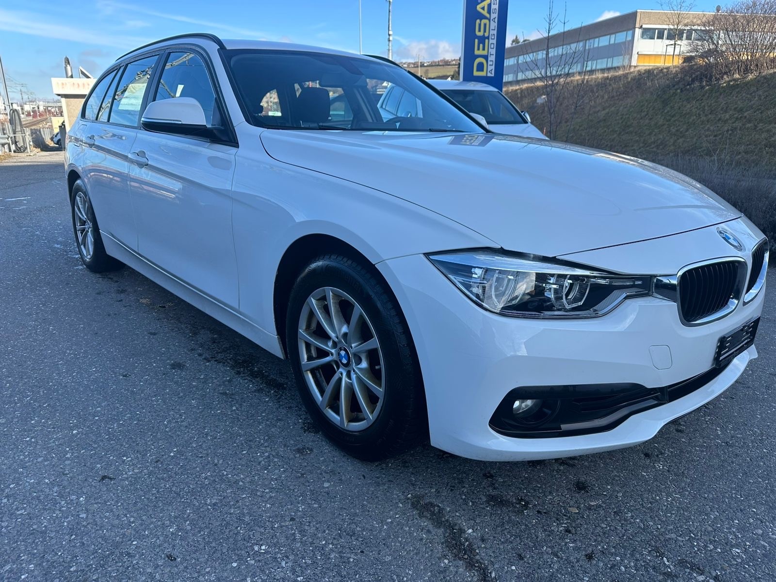 BMW 320d xDrive Touring Sport Line-image-2