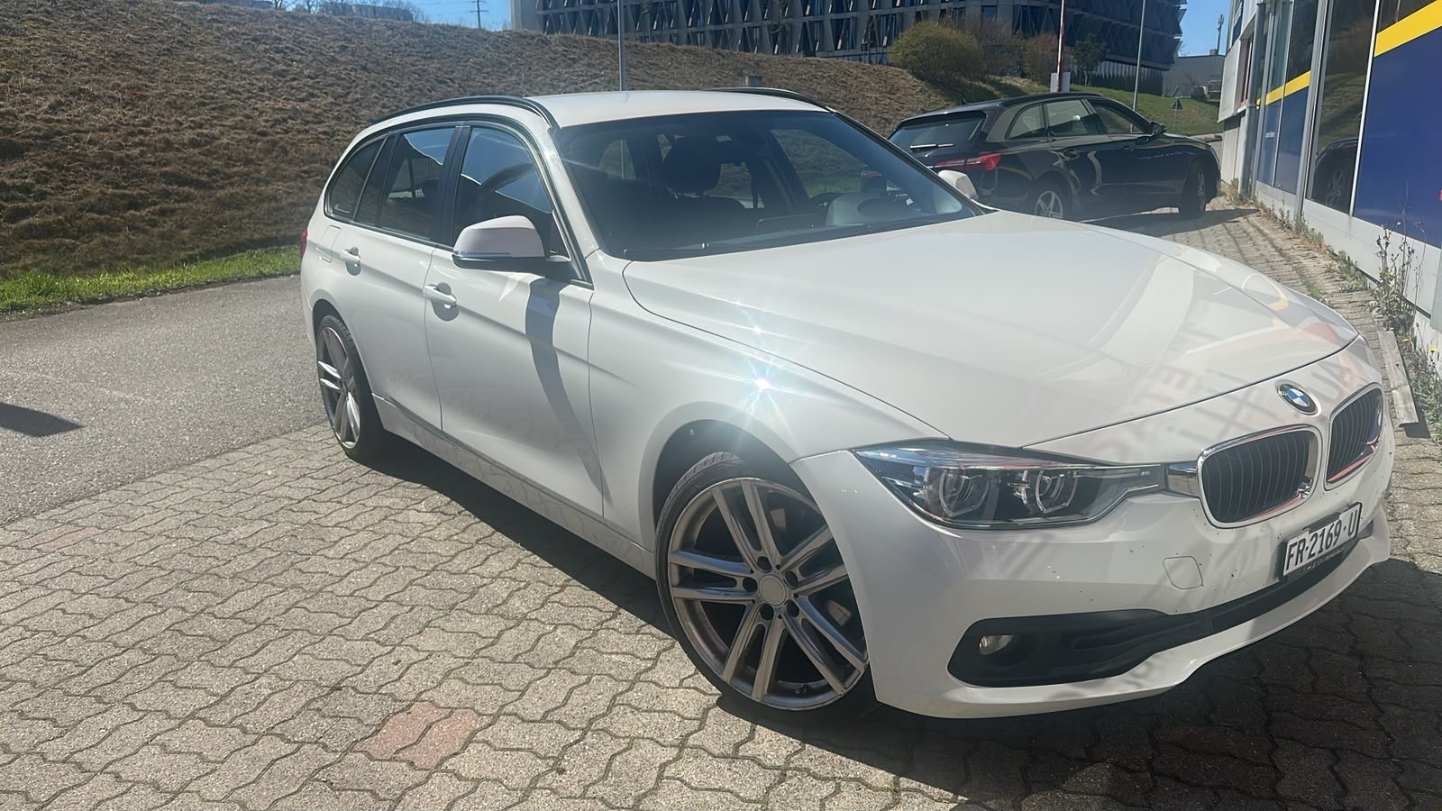 BMW 320d xDrive Touring Sport Line-image-6