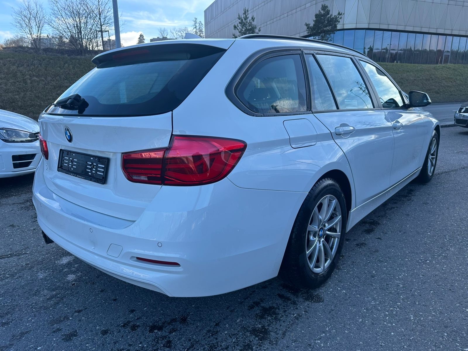 BMW 320d xDrive Touring Sport Line-image-4