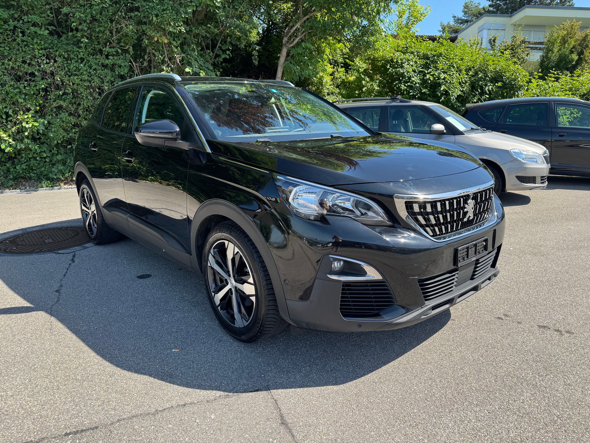PEUGEOT 3008 1.2 PureTech Allure EAT-image-0