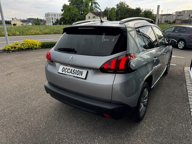 PEUGEOT 2008 1.2 PureTech Style EAT6-image-3