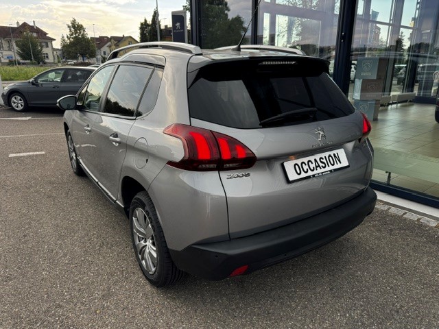 PEUGEOT 2008 1.2 PureTech Style EAT6-image-2