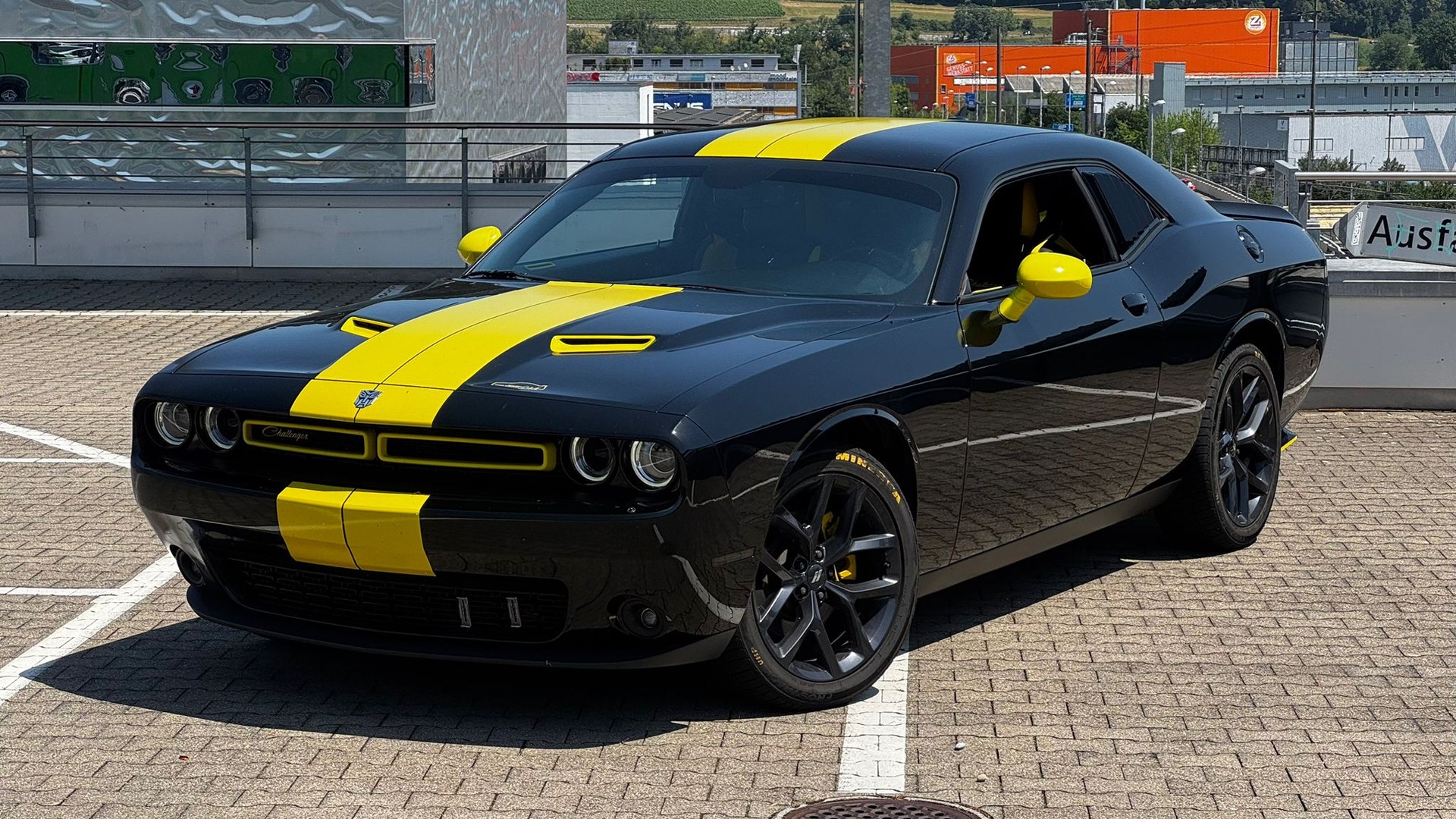 DODGE Challenger-image-0