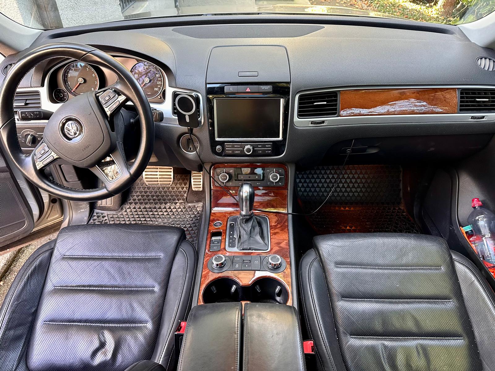VW 3.0 V6 Hybrid-image-7