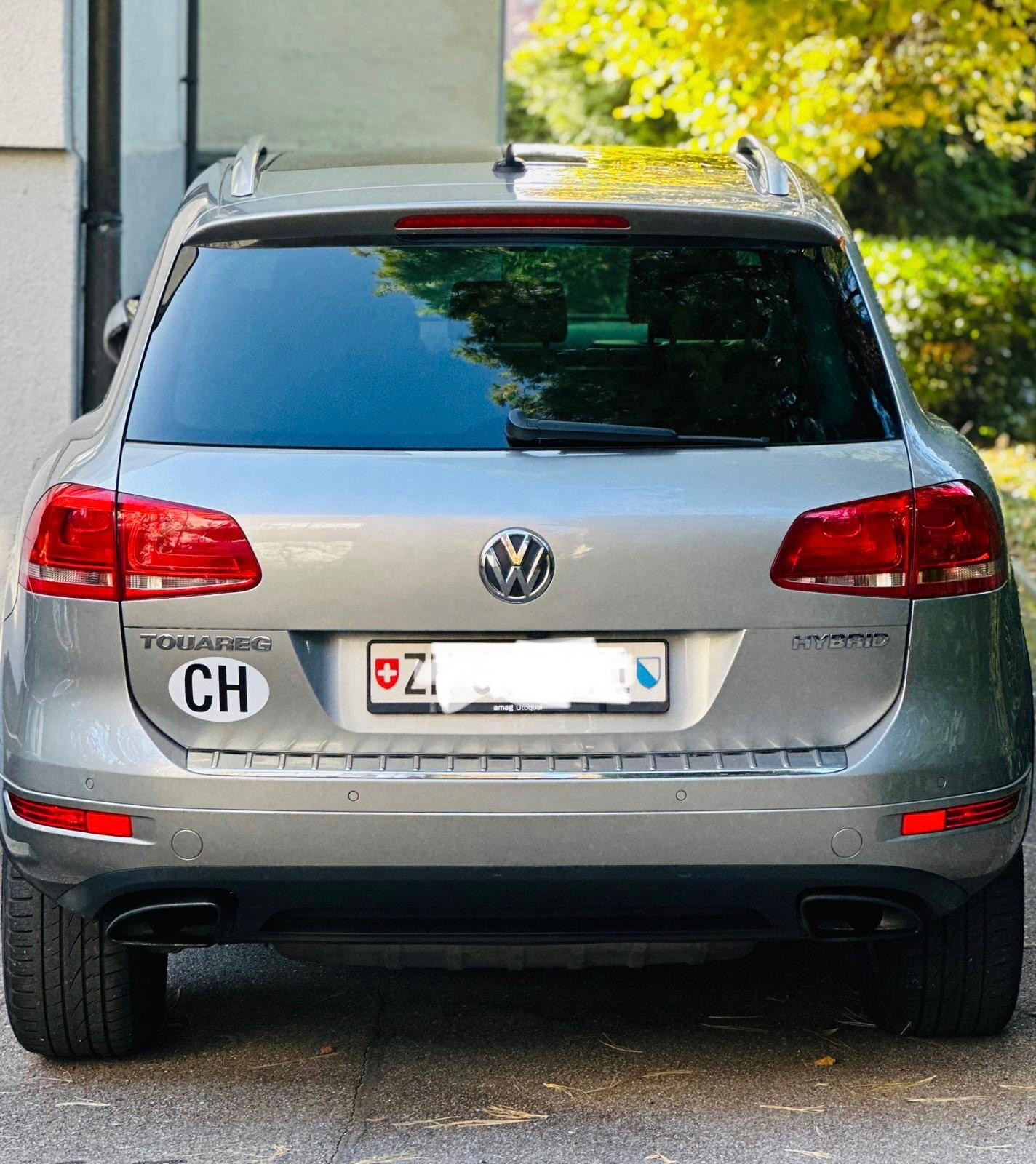 VW 3.0 V6 Hybrid-image-2
