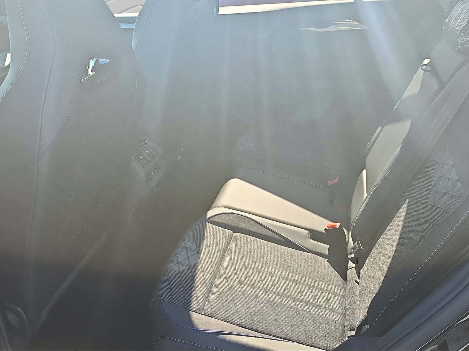 VW VW TIGUAN R-LINE-image-12