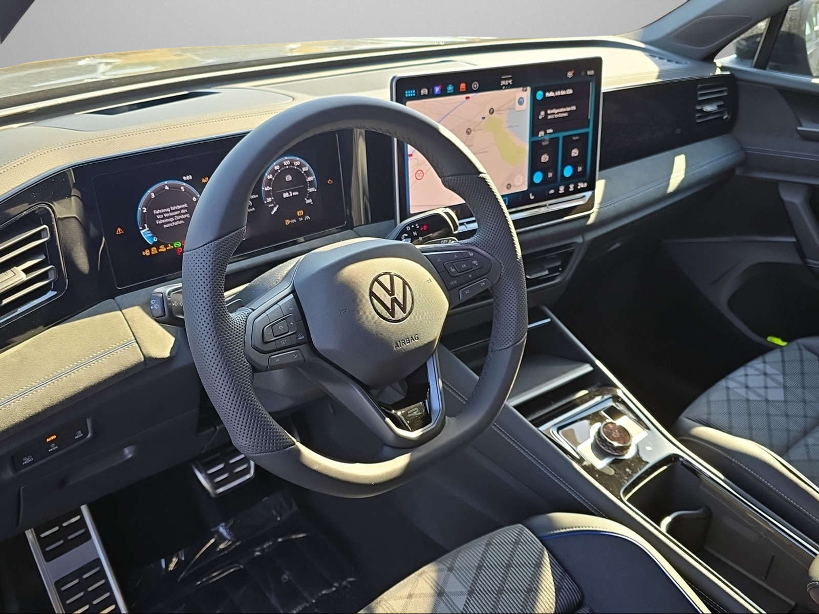 VW VW TIGUAN R-LINE-image-7
