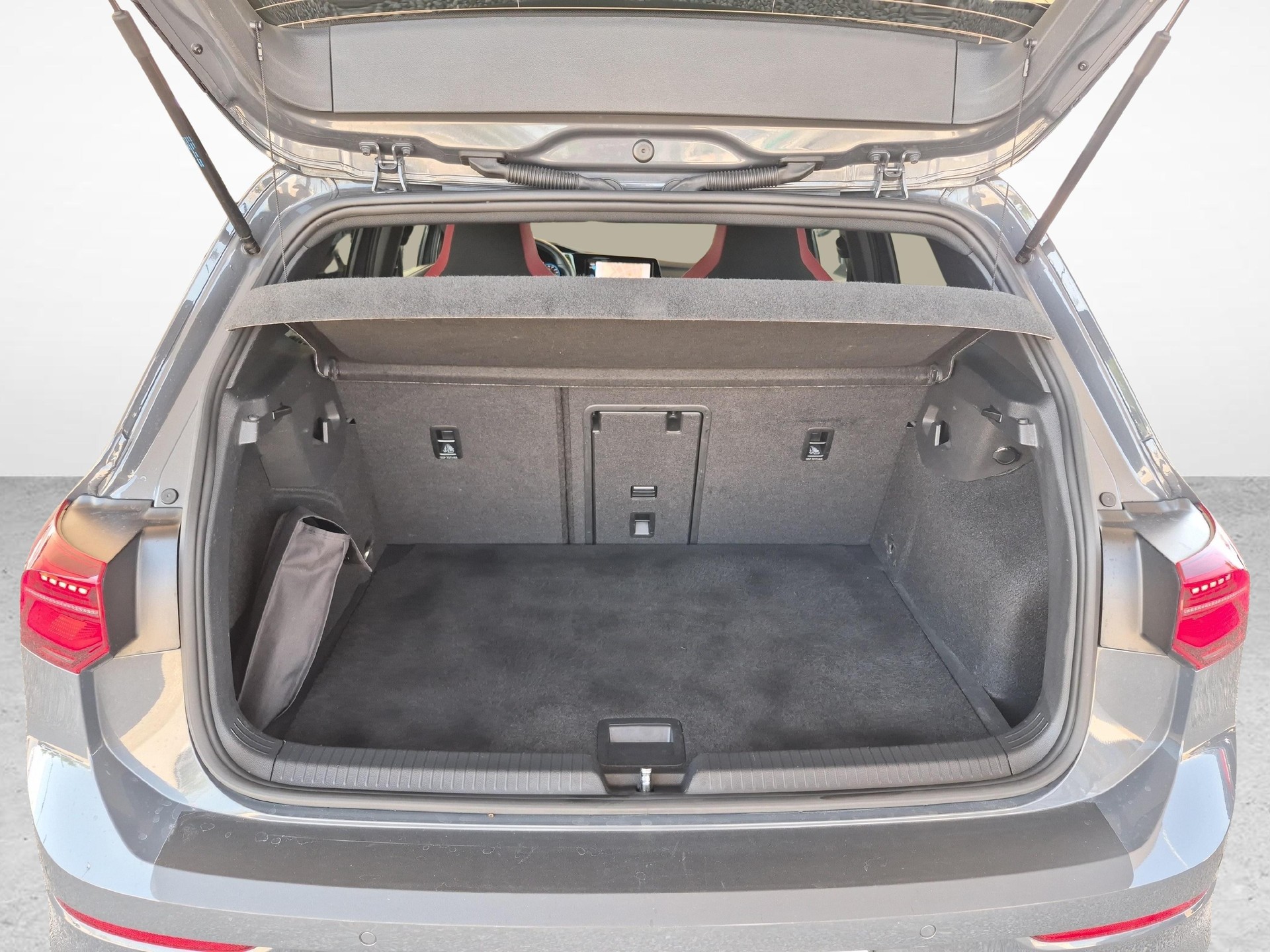 VW Golf VIII 2.0 TSI GTI DSG-image-11