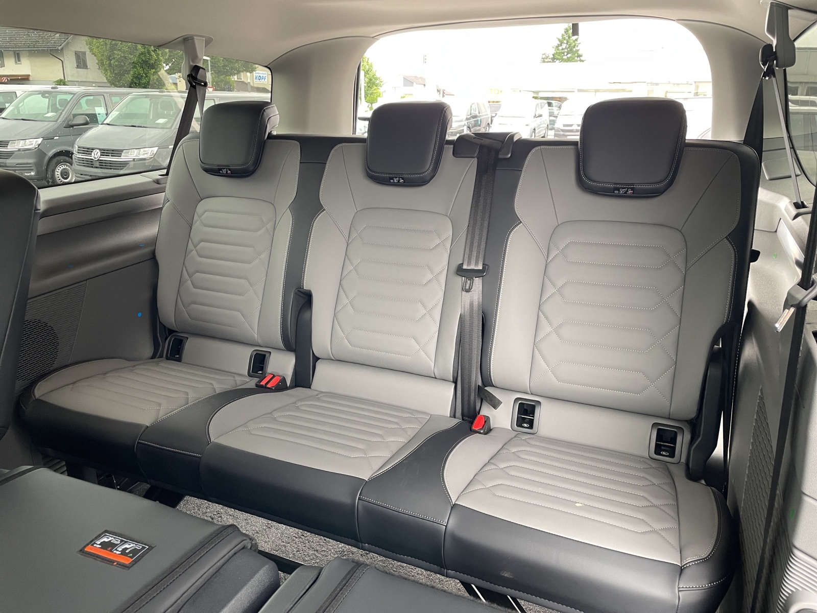 VW Caravelle BEV Style LR-image-15