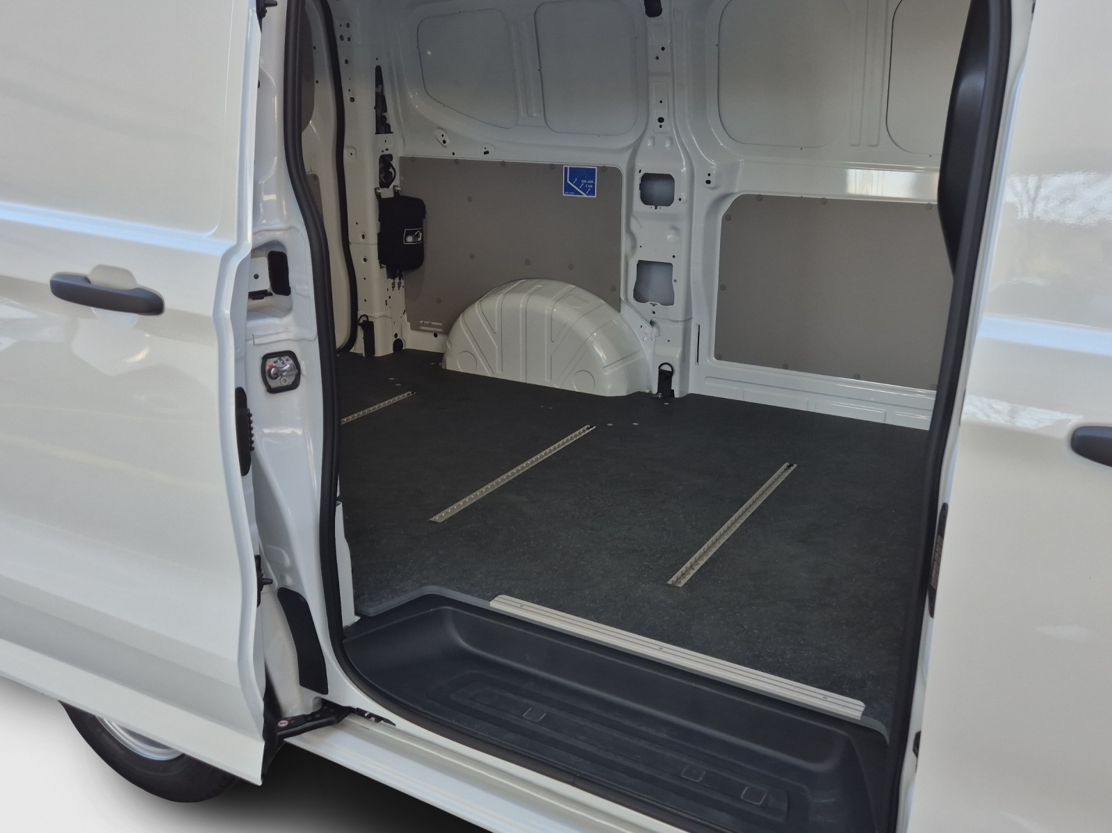 VW Transporter 2.0 TDI-image-11
