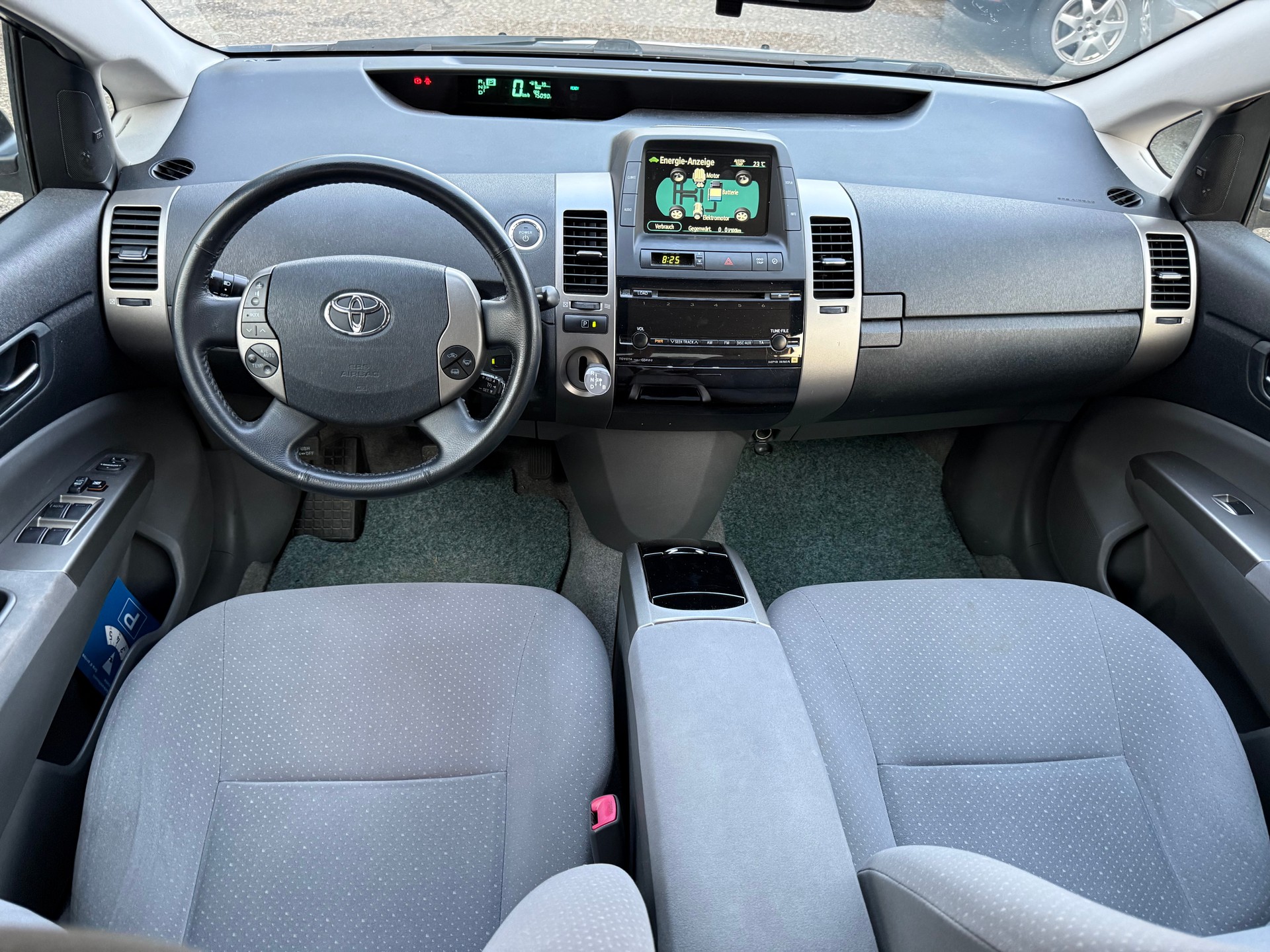 TOYOTA Prius 1.5 16V Hybrid-image-4
