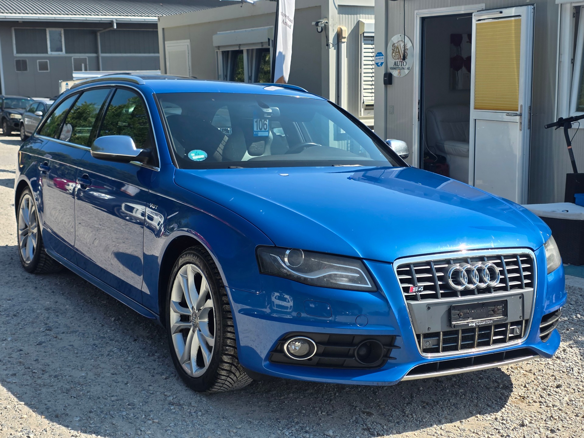AUDI S4 Avant 3.0 TFSI quattro S-tronic-image-6