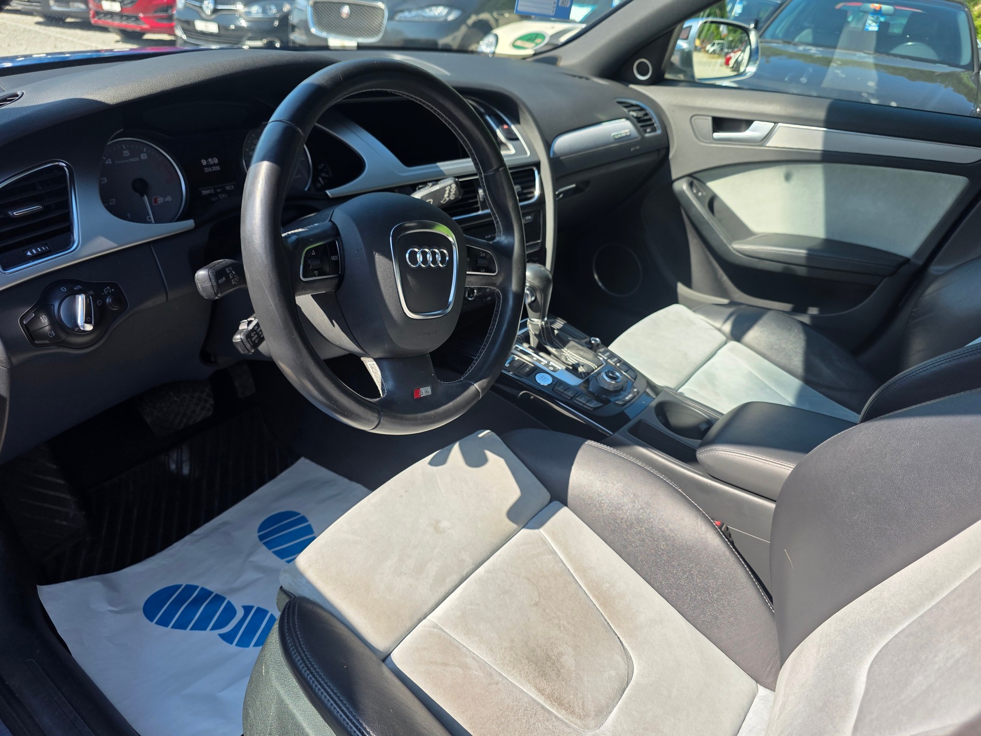AUDI S4 Avant 3.0 TFSI quattro S-tronic-image-13