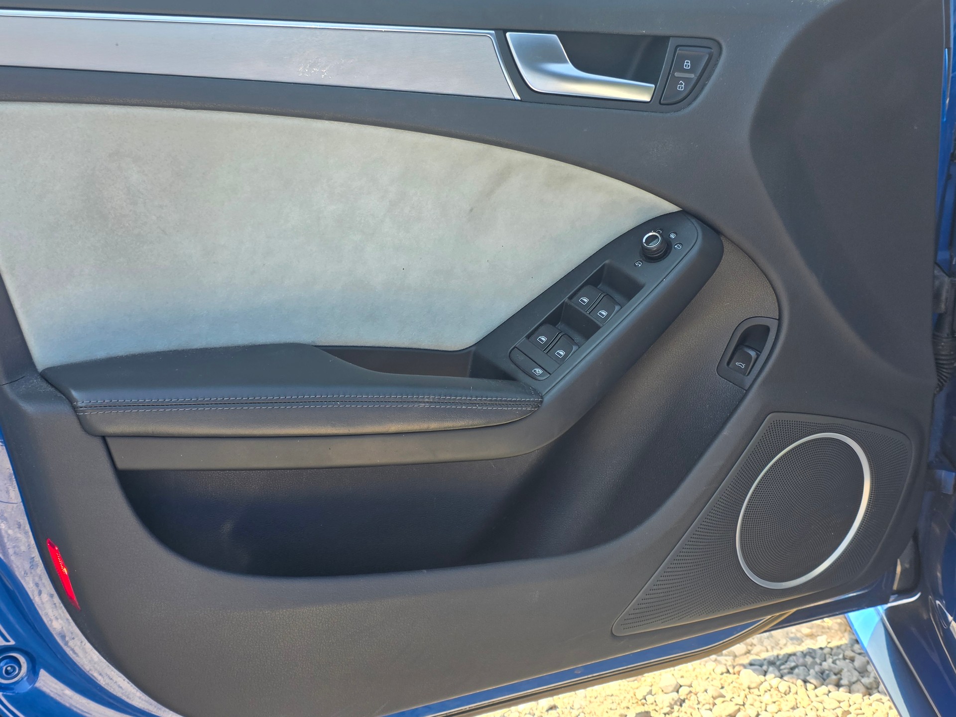 AUDI S4 Avant 3.0 TFSI quattro S-tronic-image-12