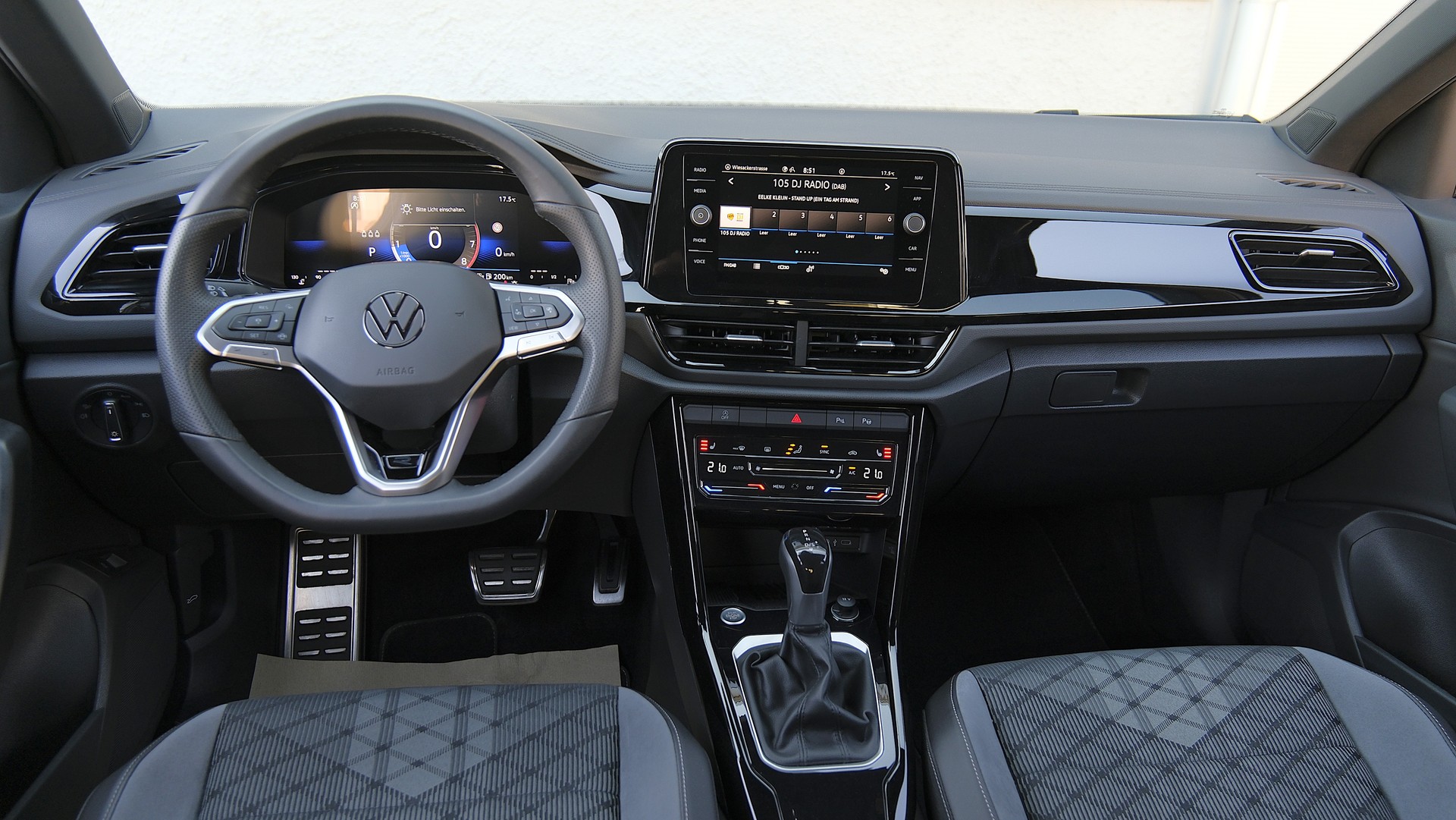 VW T-Roc 1.5 TSI EVO R-Line DSG-image-5