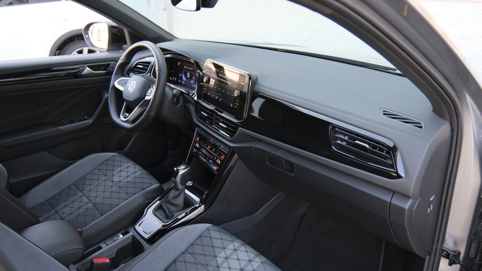 VW T-Roc 1.5 TSI EVO R-Line DSG-image-12