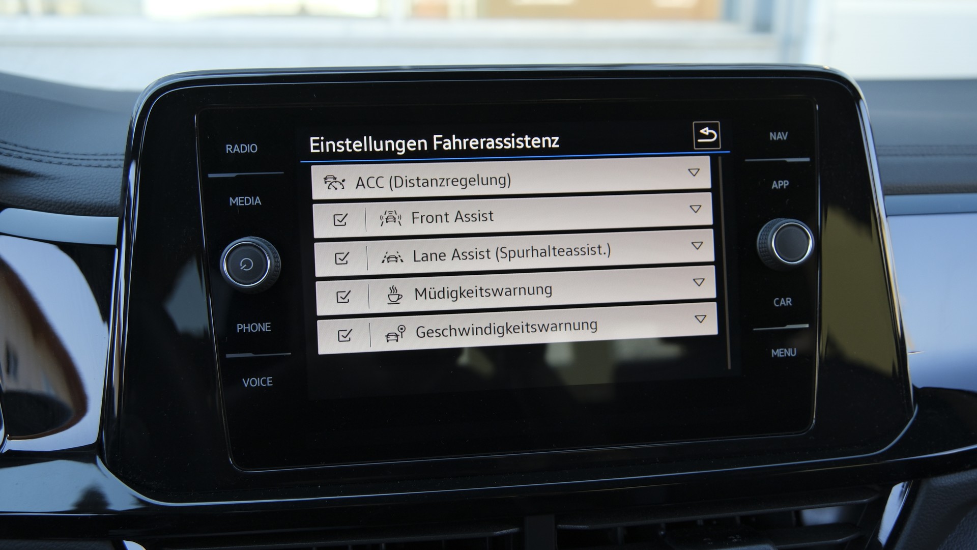 VW T-Roc 1.5 TSI EVO R-Line DSG-image-16