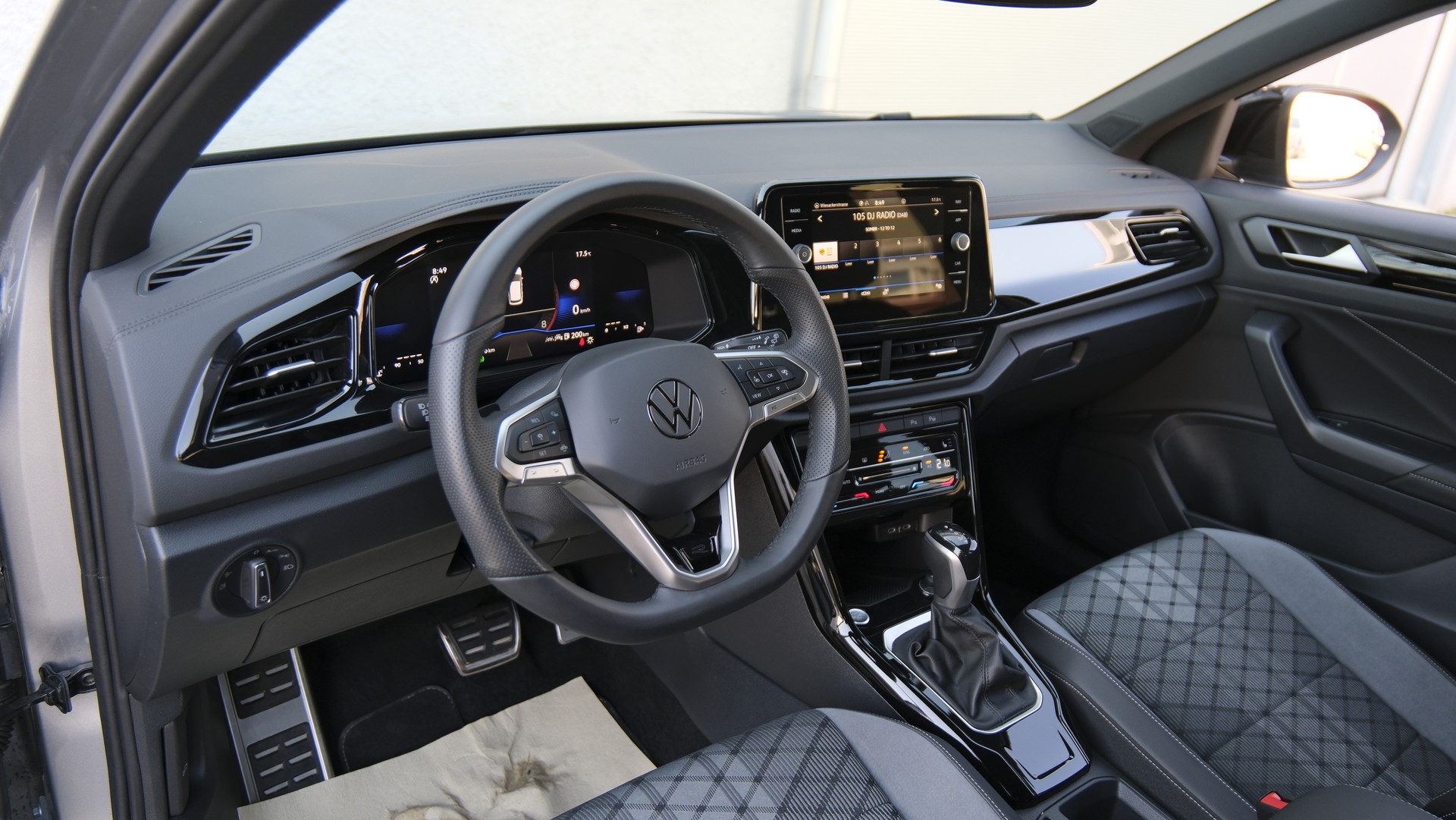 VW T-Roc 1.5 TSI EVO R-Line DSG-image-13