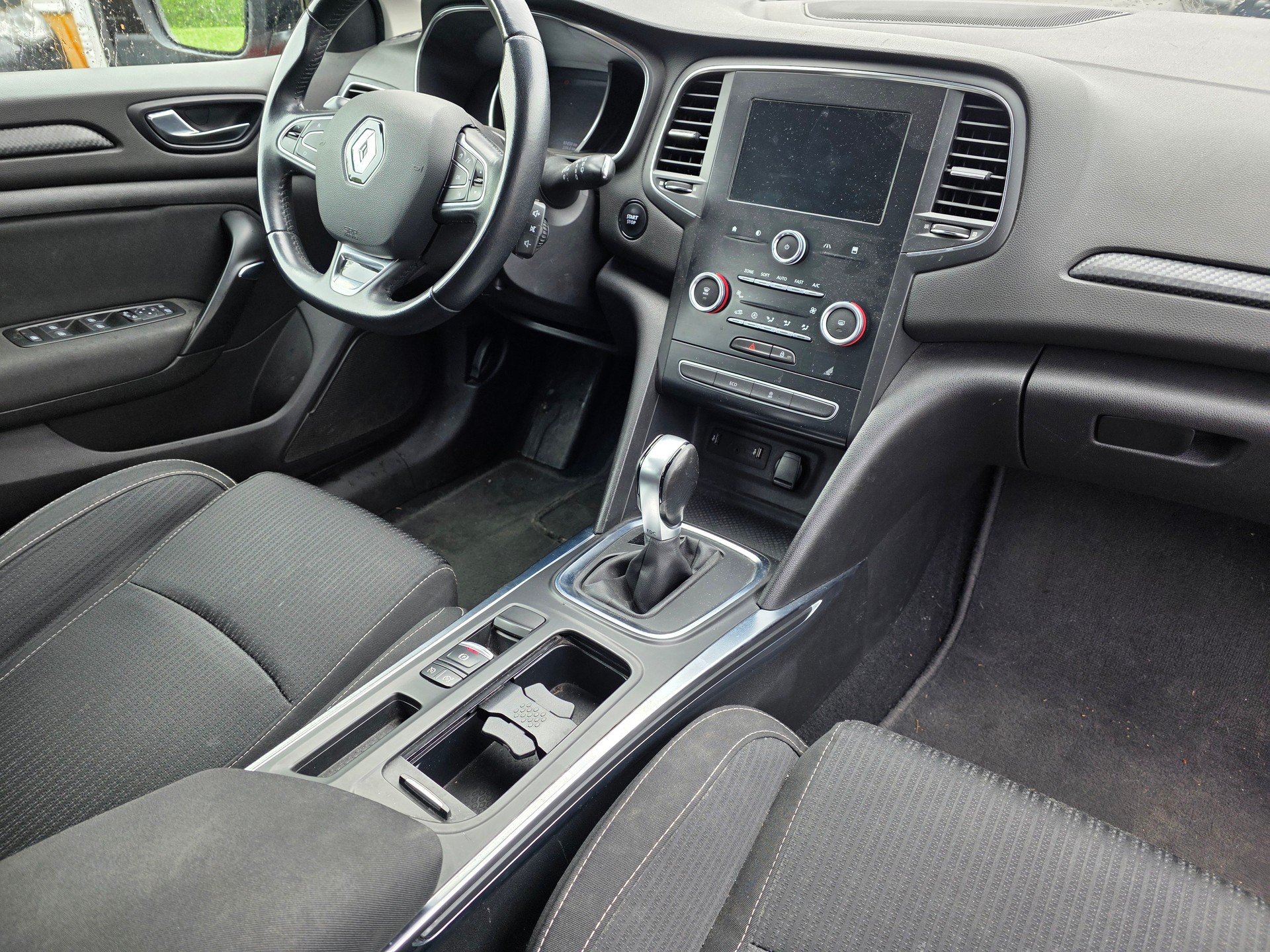RENAULT Mégane Grandtour 1.5 dCi Business EDC-image-11