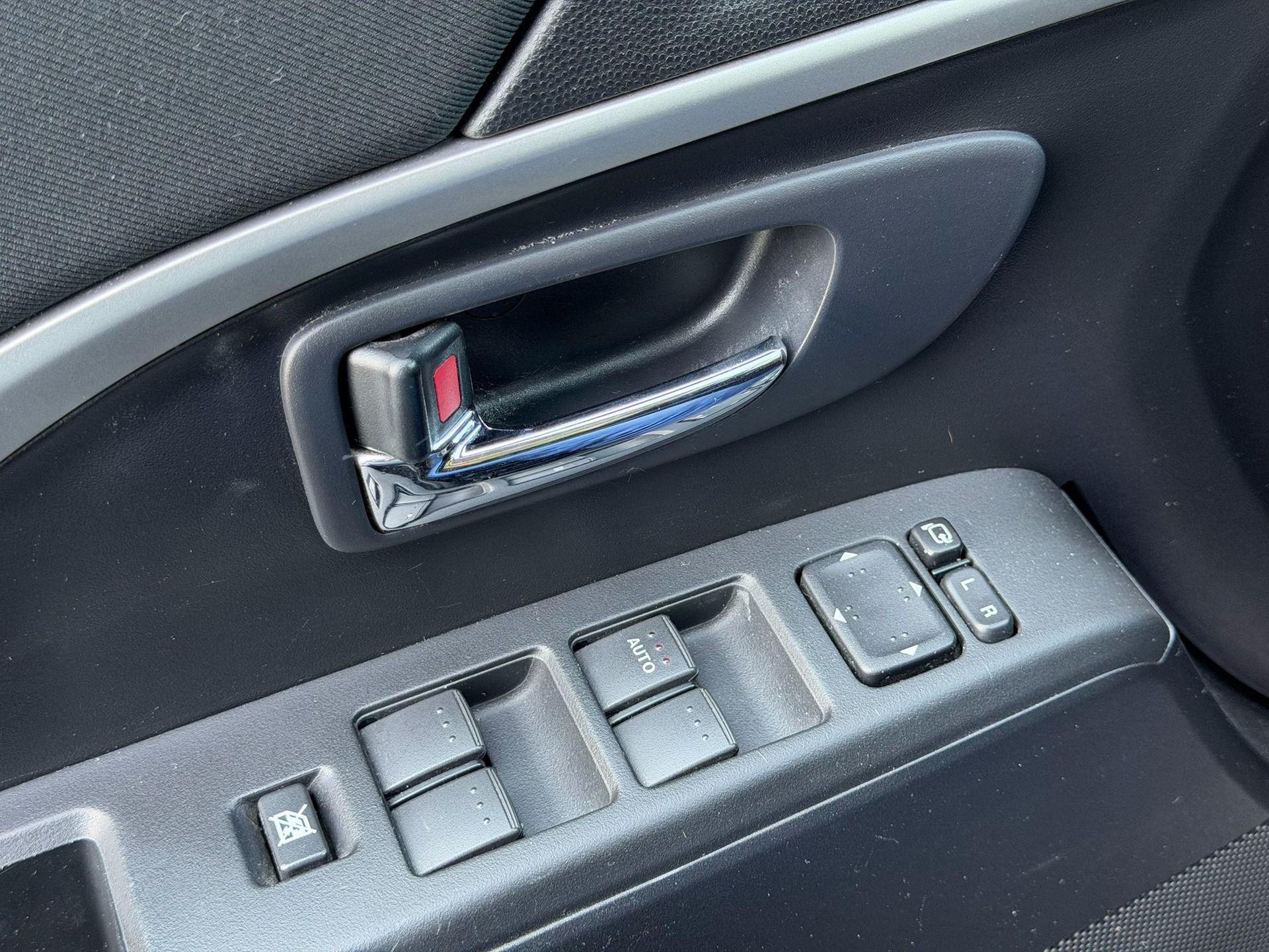 MAZDA 5 2.0 Suisse Edition+ ActiveM-image-19