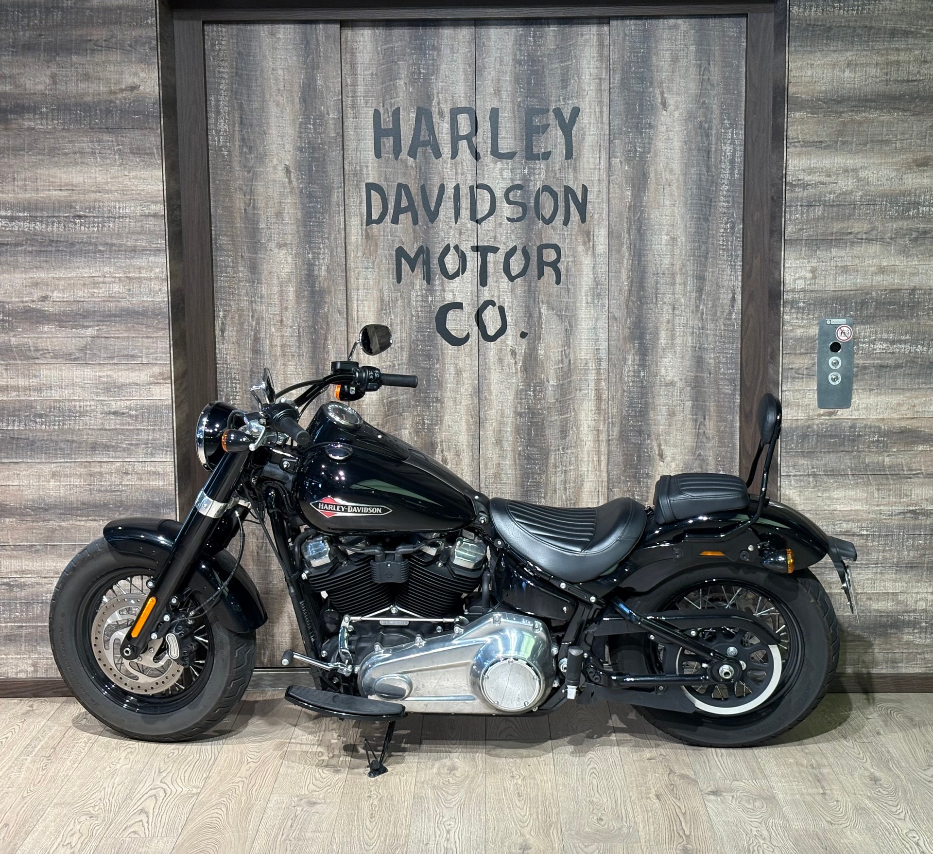 HARLEY-DAVIDSON FLSL Softail Slim 107-showroom-element-3
