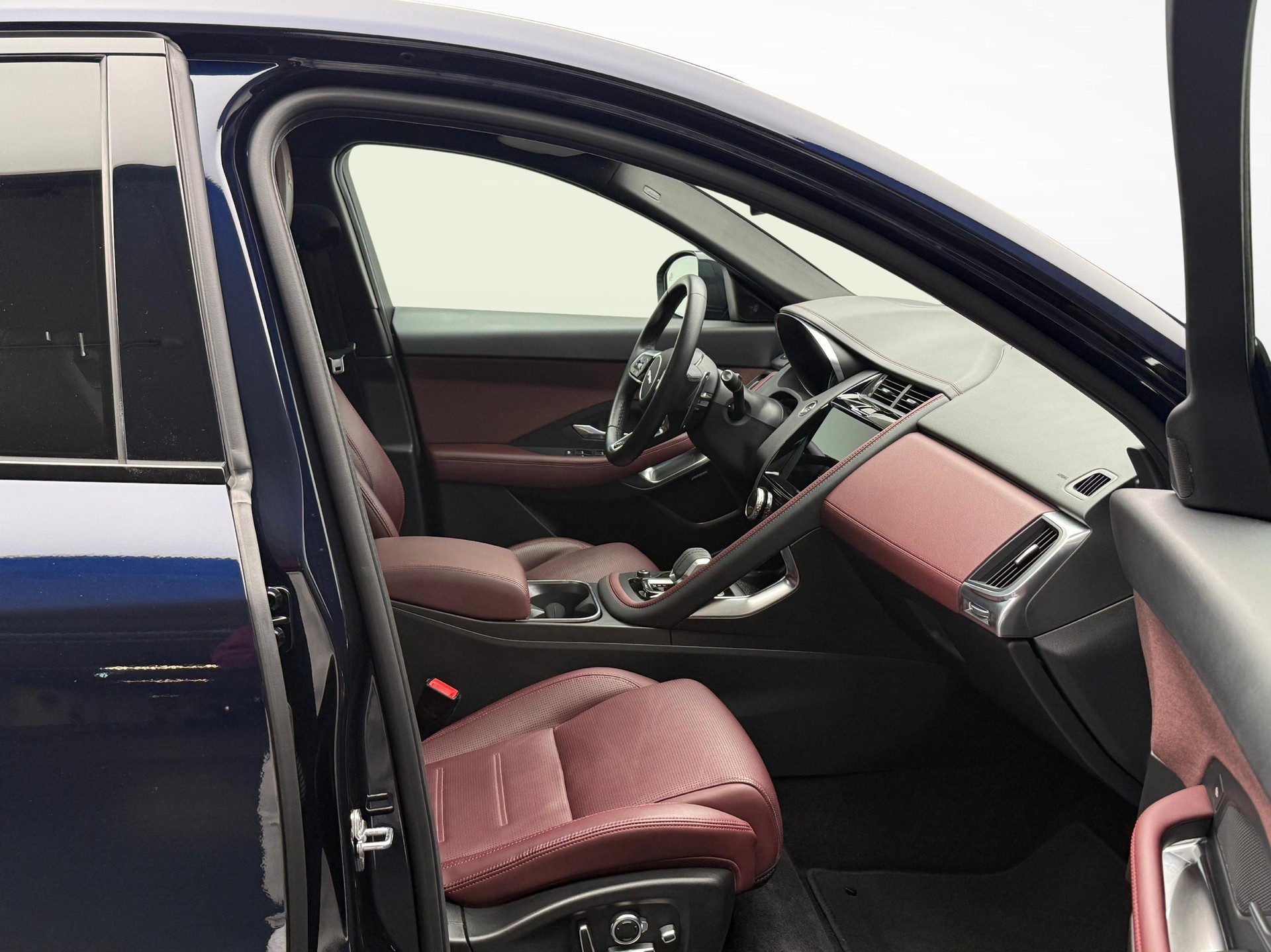 JAGUAR E-Pace 2.0 I4 250 R-Dynamic HSE AWD-image-9