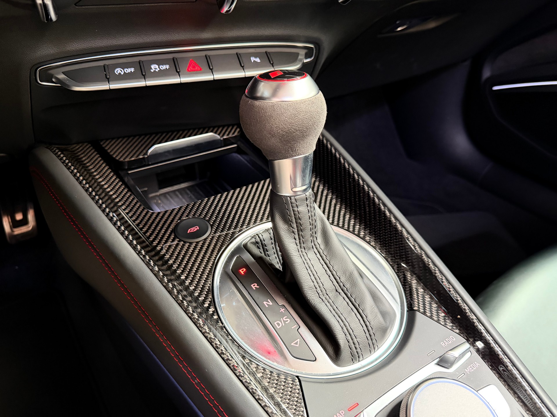 AUDI TT Roadster TTRS S-tronic-image-18
