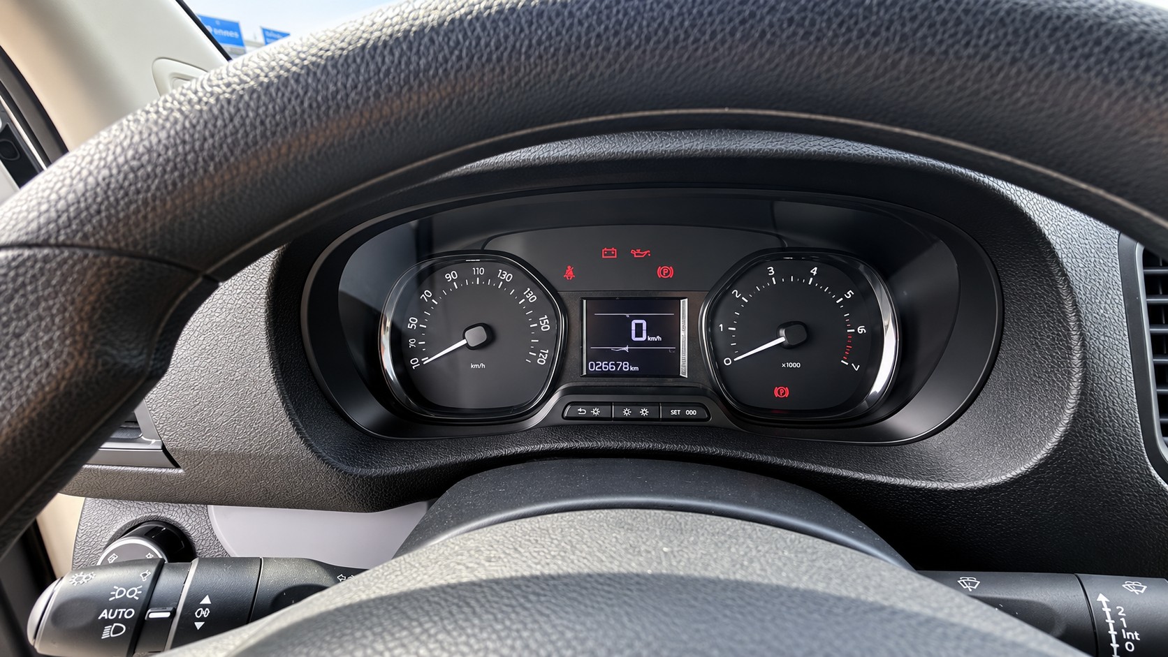 TOYOTA Proace 2.0D Panel Van Medium Active 4x4-image-8