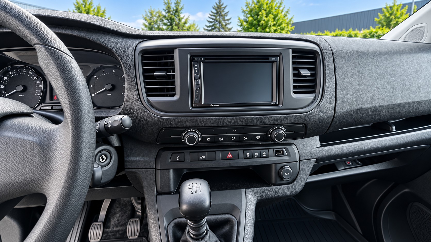 TOYOTA Proace 2.0D Panel Van Medium Active 4x4-image-7
