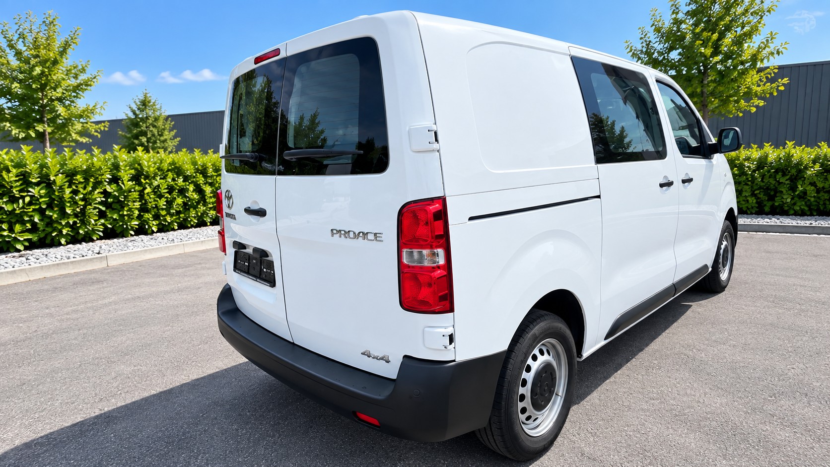 TOYOTA Proace 2.0D Panel Van Medium Active 4x4-image-3