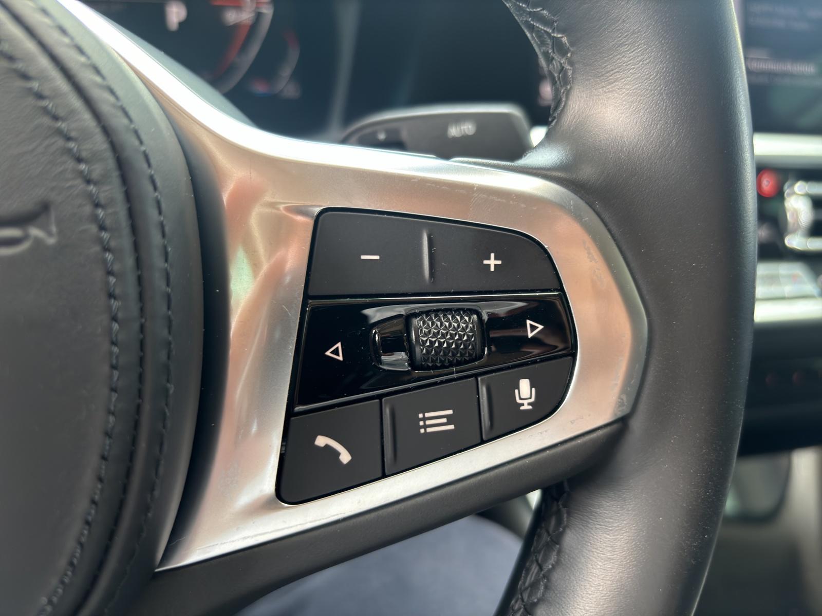 BMW 320i xDrive-image-18