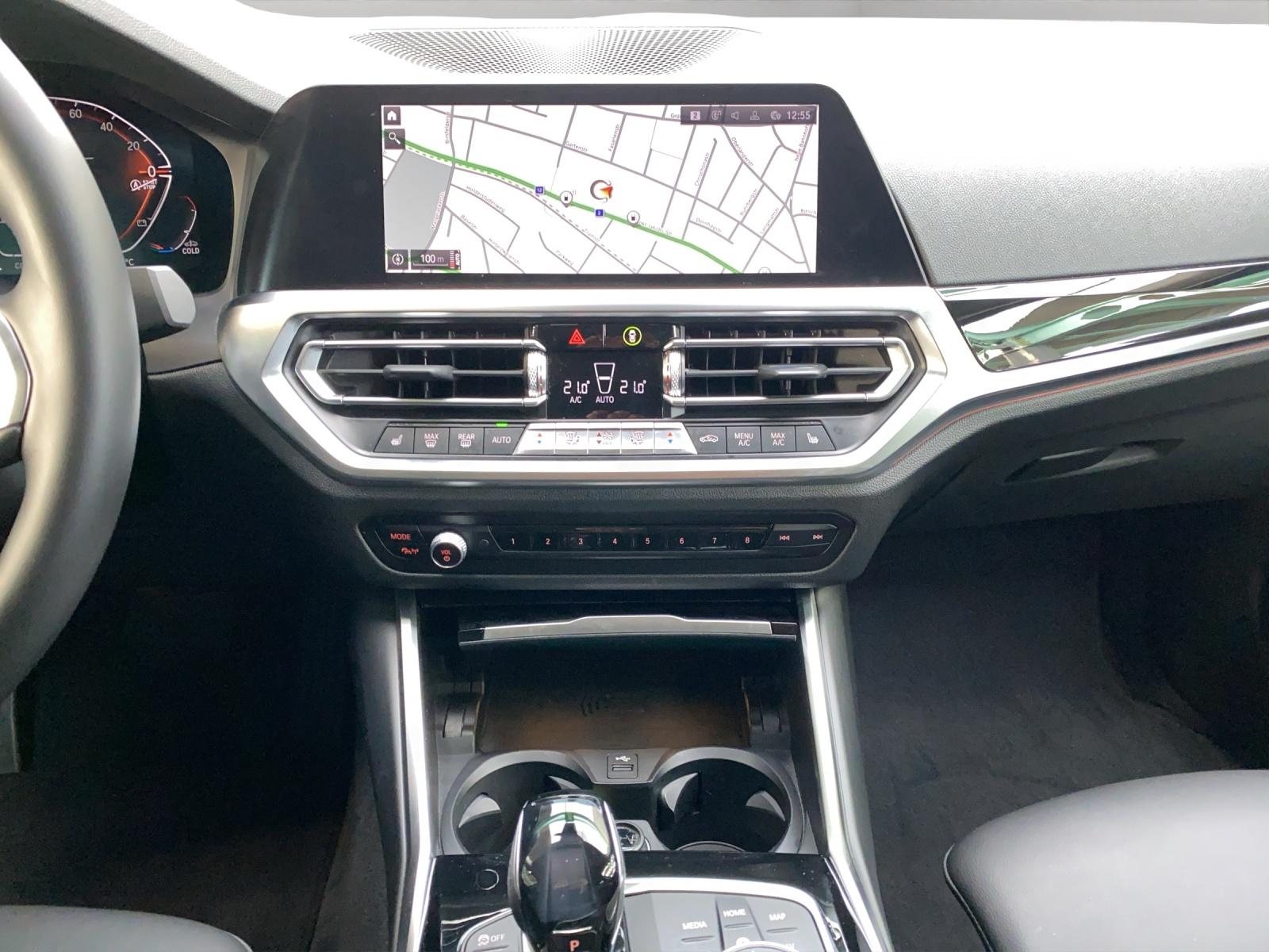 BMW 320i xDrive-image-9